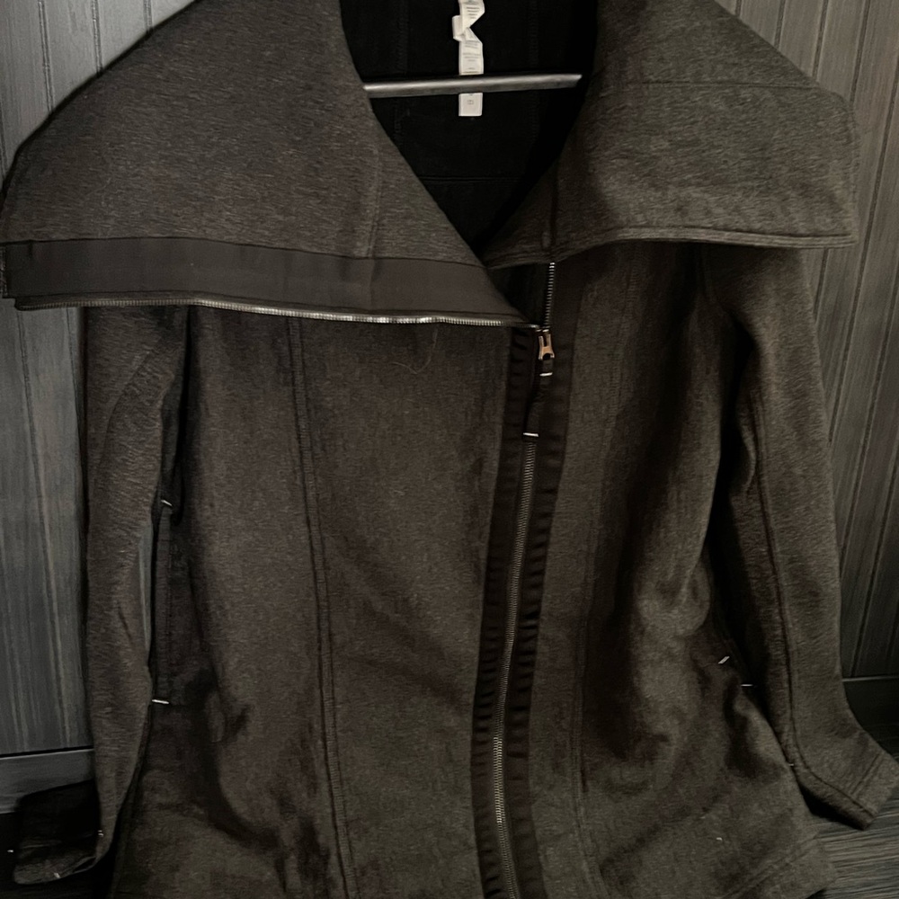NEW WITHOUT TAG Lululemon Athletica Virasana Blanket Wrap Coat. - Picture 5 of 7